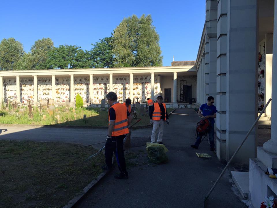 Cimitero di Ospedaletto sfalcio erba